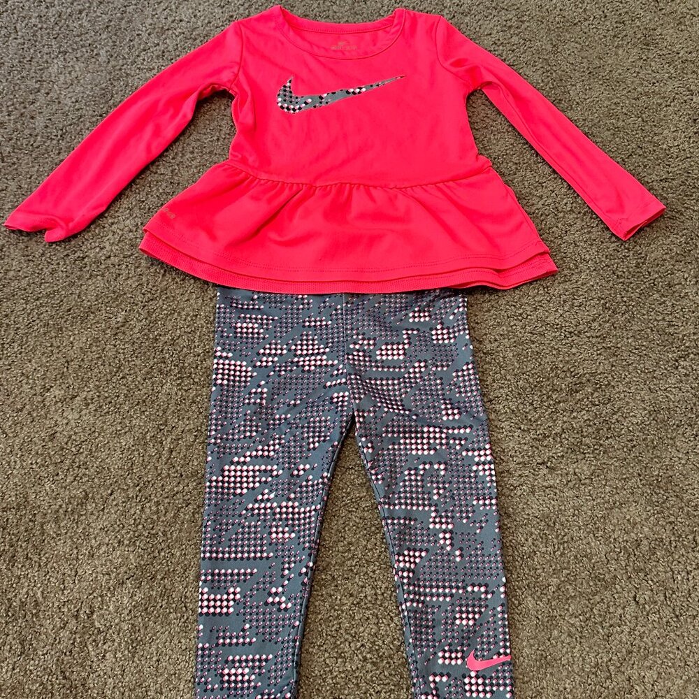 Nike Girls Outfit - Size 2T